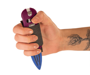 GO-GUARDED-HAND-HELD-WITH-STUN-DEVICE-Go-Guarded Hand holding Stun Gun with attached knife